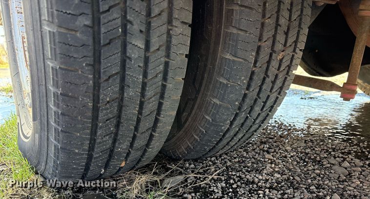 image for item EY9919 1997 Ford E350 ambulance