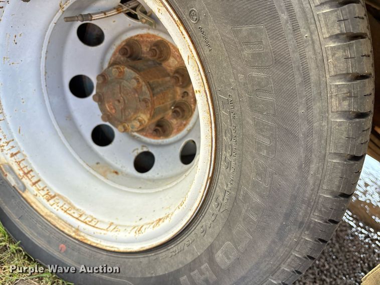 image for item EY9919 1997 Ford E350 ambulance