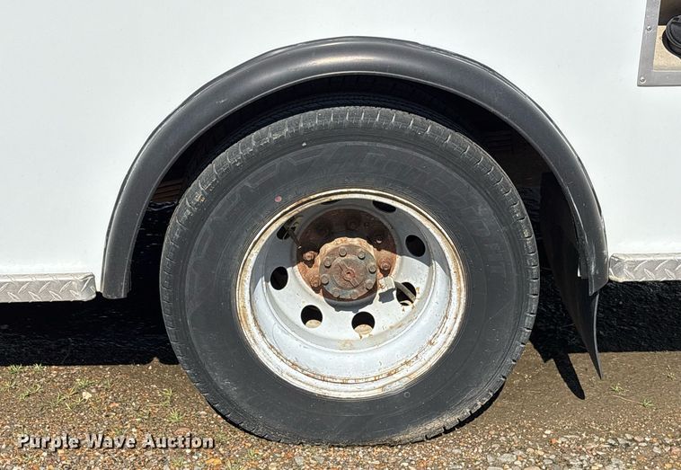 image for item EY9919 1997 Ford E350 ambulance