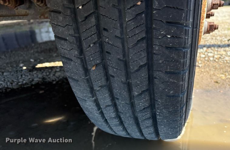 image for item EY9919 1997 Ford E350 ambulance