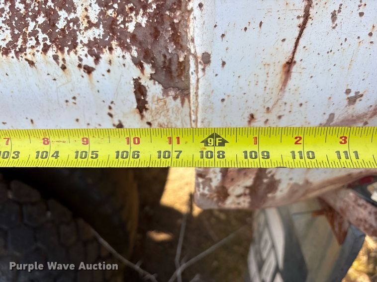 image for item EY9927 1990 Chevrolet dump truck