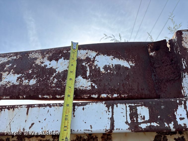 image for item EY9927 1990 Chevrolet dump truck