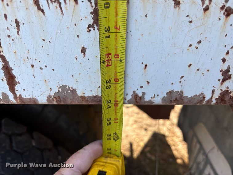 image for item EY9927 1990 Chevrolet dump truck