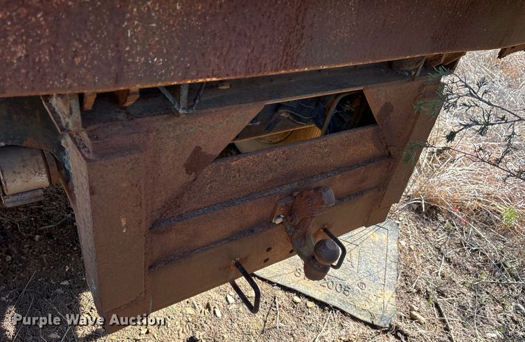 image for item EY9927 1990 Chevrolet dump truck