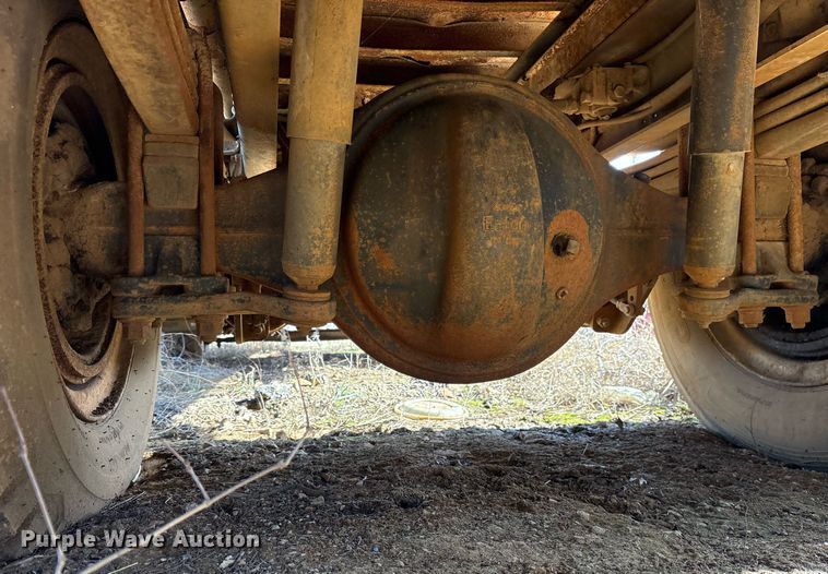 image for item EY9927 1990 Chevrolet dump truck