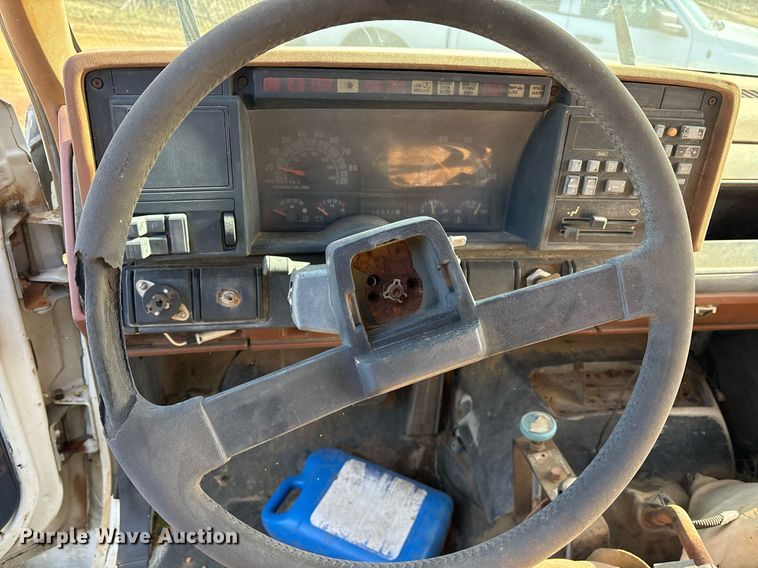 image for item EY9927 1990 Chevrolet dump truck