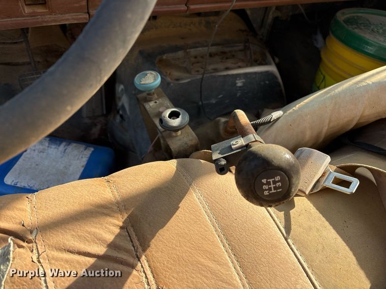 image for item EY9927 1990 Chevrolet dump truck