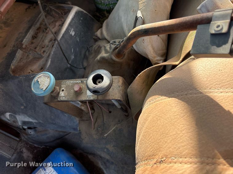 image for item EY9927 1990 Chevrolet dump truck