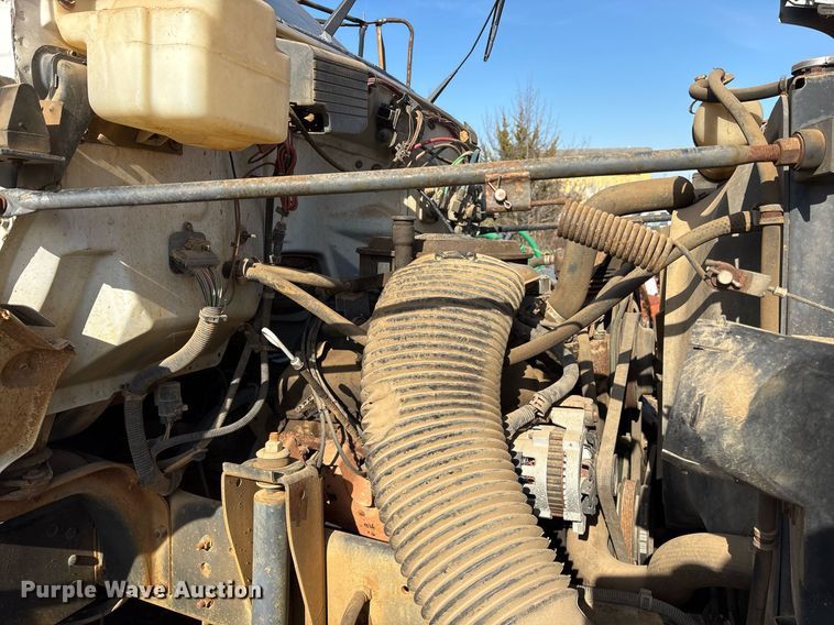 image for item EY9927 1990 Chevrolet dump truck