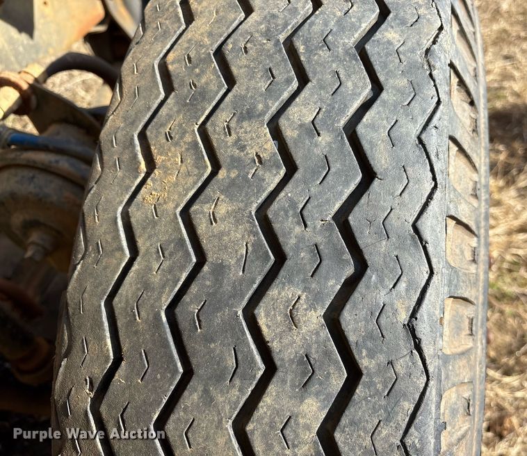 image for item EY9927 1990 Chevrolet dump truck