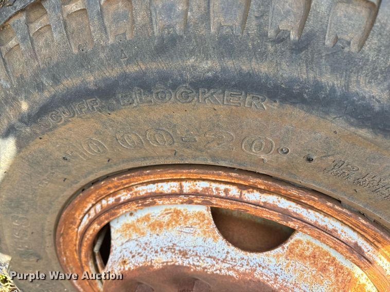 image for item EY9927 1990 Chevrolet dump truck