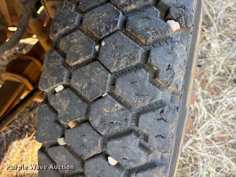 image for item EY9927 1990 Chevrolet dump truck