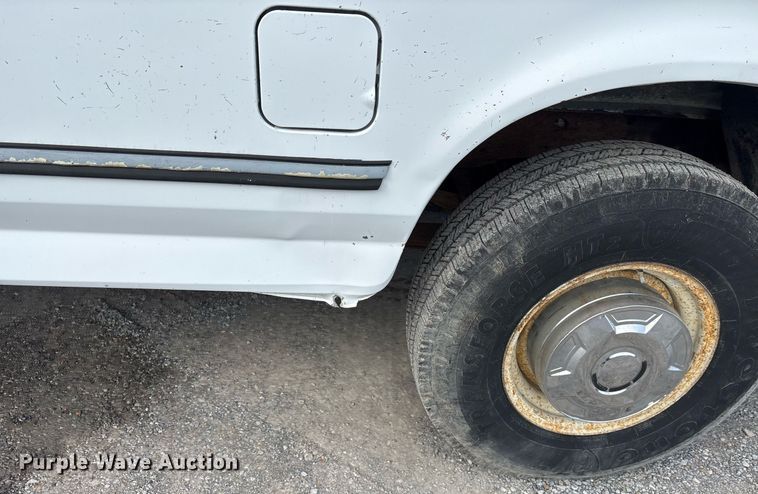 image for item EY9937 1994 Ford F250 pickup truck