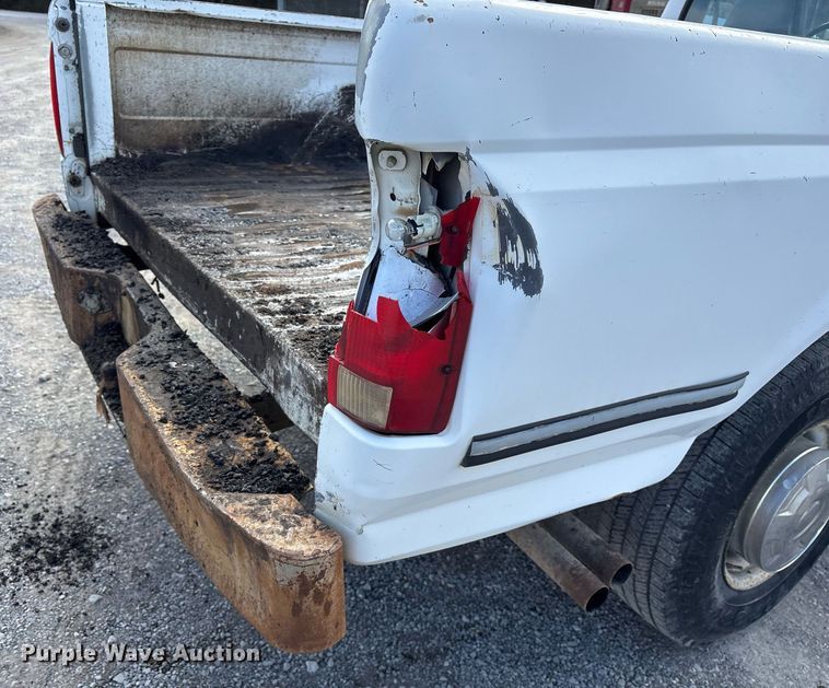 image for item EY9937 1994 Ford F250 pickup truck