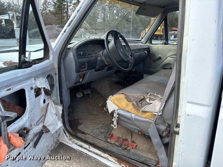 image for item EY9937 1994 Ford F250 pickup truck