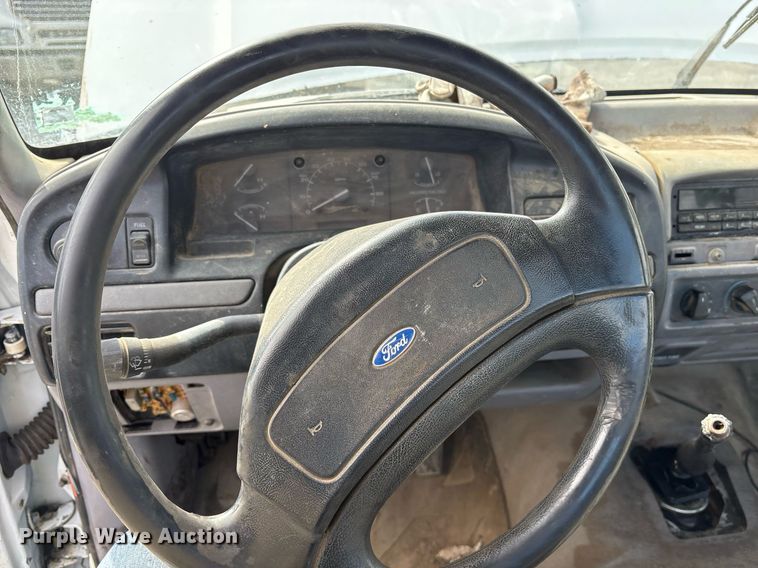 image for item EY9937 1994 Ford F250 pickup truck