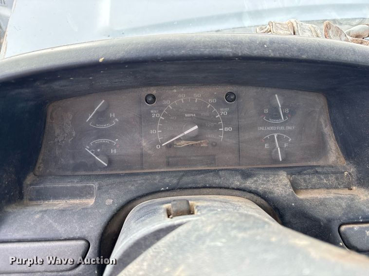 image for item EY9937 1994 Ford F250 pickup truck