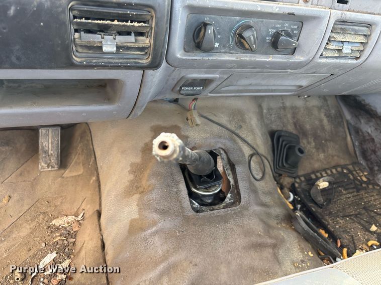 image for item EY9937 1994 Ford F250 pickup truck