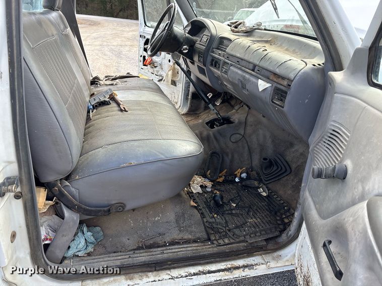 image for item EY9937 1994 Ford F250 pickup truck