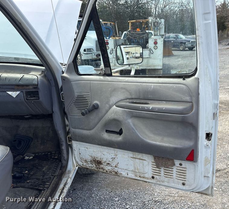 image for item EY9937 1994 Ford F250 pickup truck