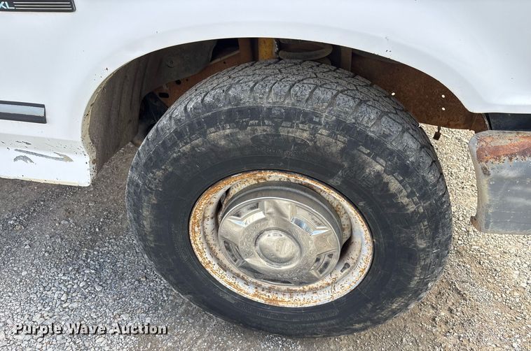 image for item EY9937 1994 Ford F250 pickup truck