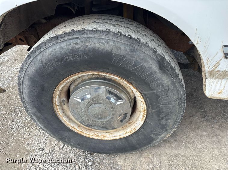 image for item EY9937 1994 Ford F250 pickup truck