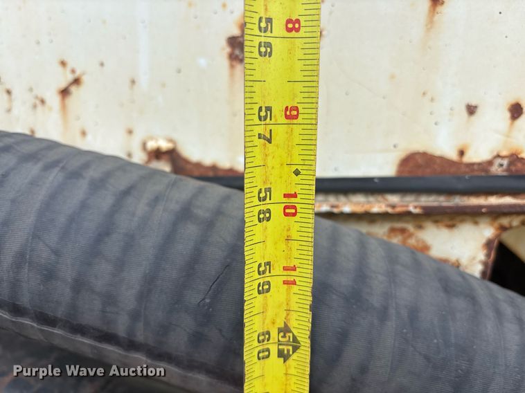 image for item EY9939 1983 International 4300 water truck