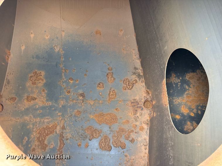 image for item EY9939 1983 International 4300 water truck