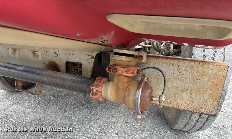 image for item EY9939 1983 International 4300 water truck