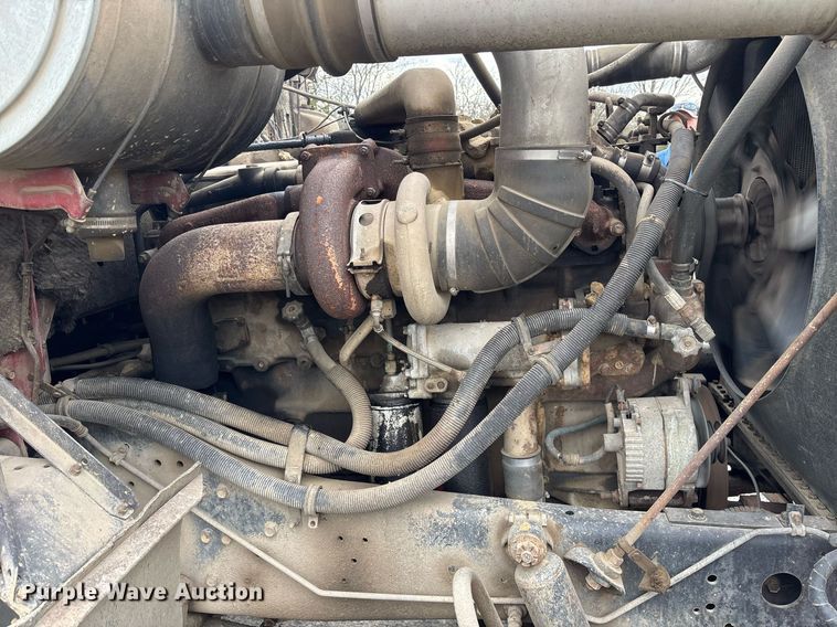 image for item EY9939 1983 International 4300 water truck