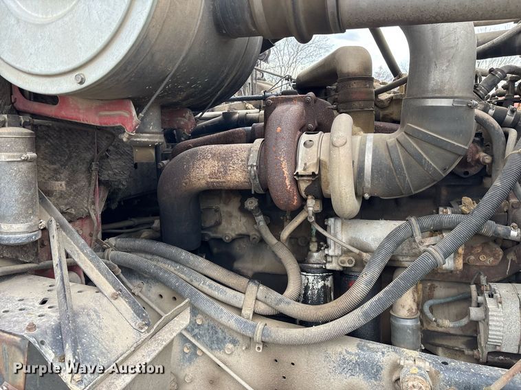 image for item EY9939 1983 International 4300 water truck