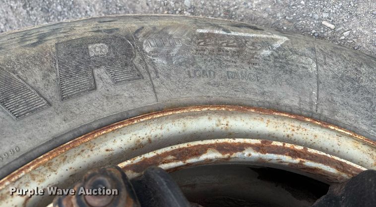 image for item EY9939 1983 International 4300 water truck