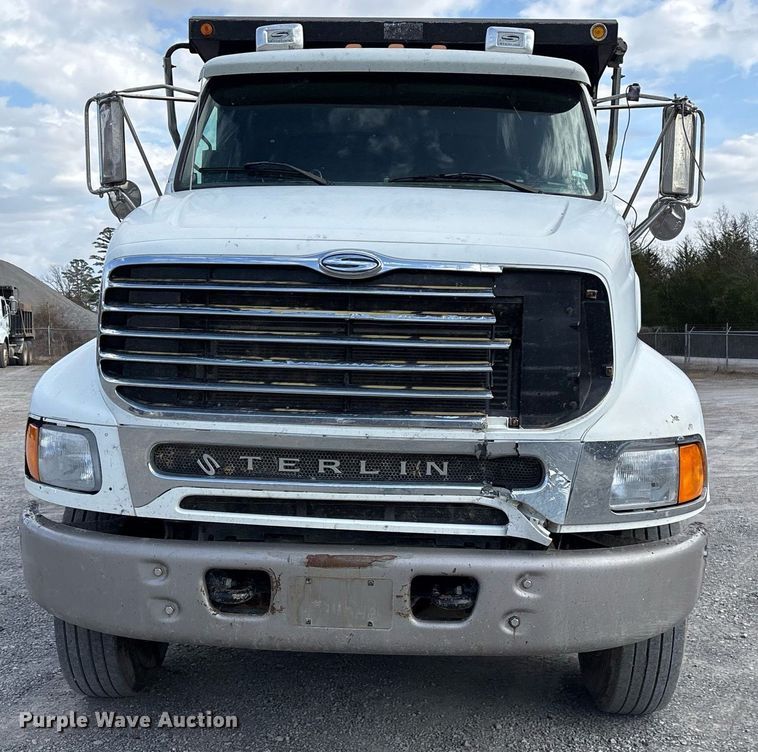 image for item EY9940 2007 Sterling L8500 dump truck