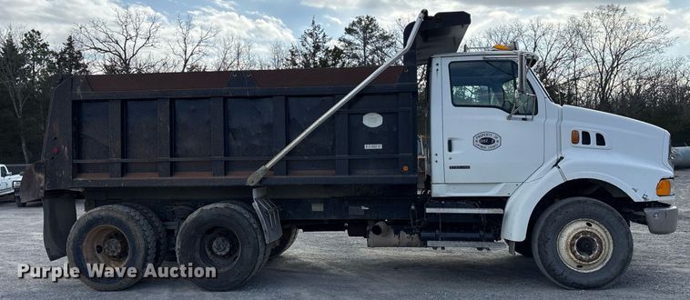 image for item EY9940 2007 Sterling L8500 dump truck