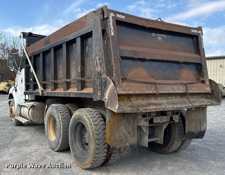 image for item EY9940 2007 Sterling L8500 dump truck