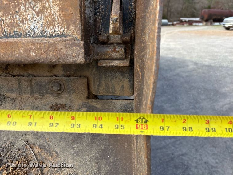 image for item EY9940 2007 Sterling L8500 dump truck