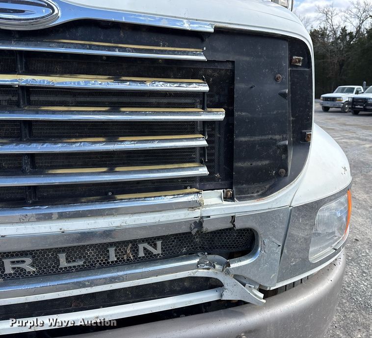 image for item EY9940 2007 Sterling L8500 dump truck