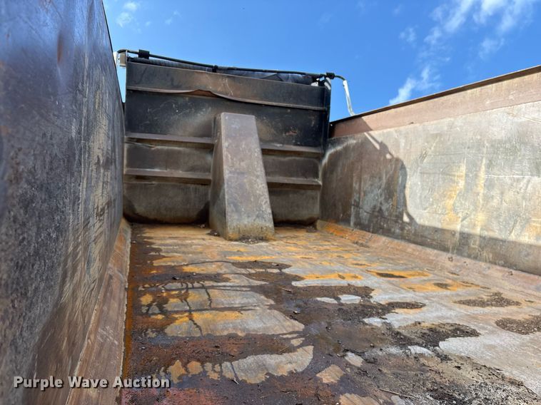 image for item EY9940 2007 Sterling L8500 dump truck