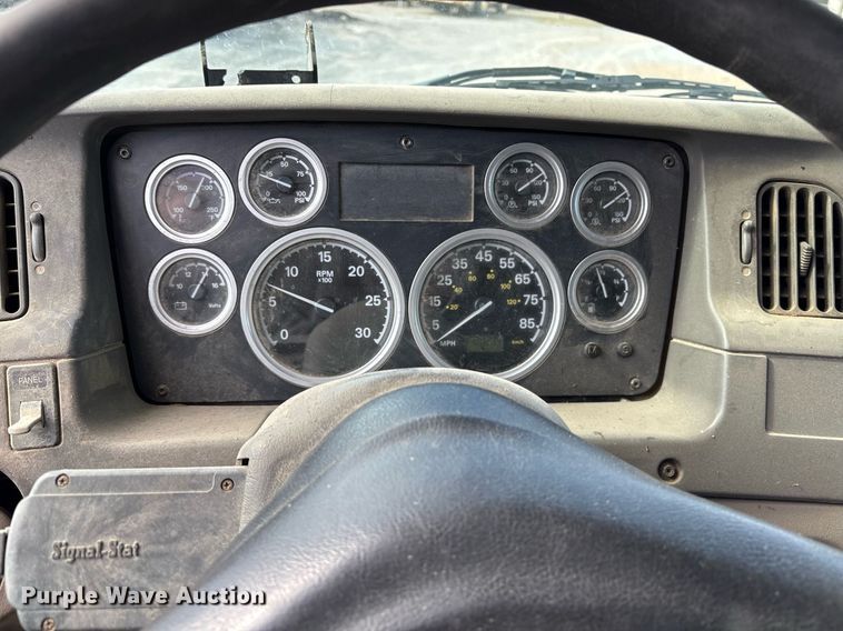 image for item EY9940 2007 Sterling L8500 dump truck