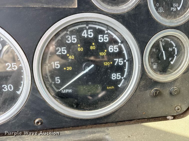 image for item EY9940 2007 Sterling L8500 dump truck