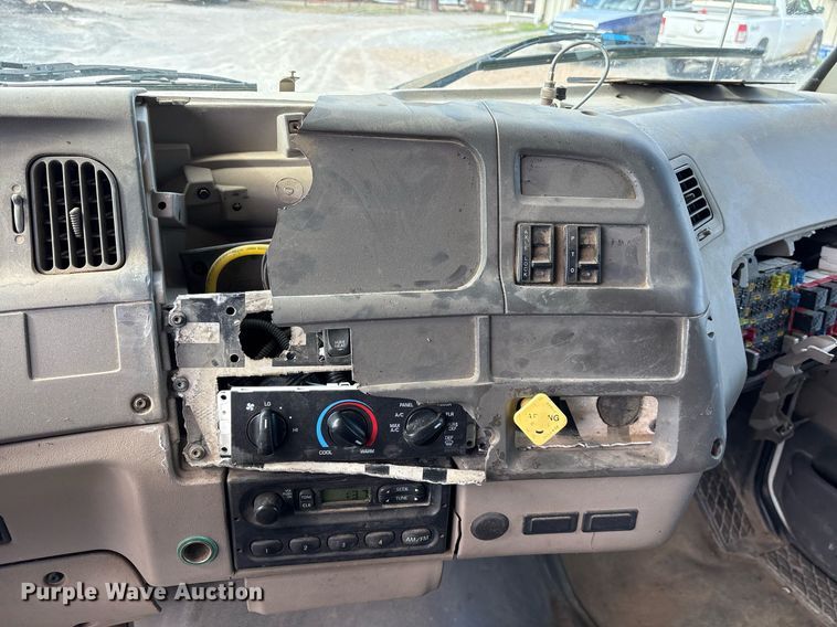 image for item EY9940 2007 Sterling L8500 dump truck