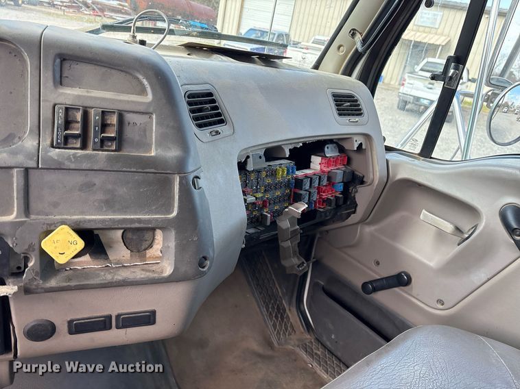 image for item EY9940 2007 Sterling L8500 dump truck