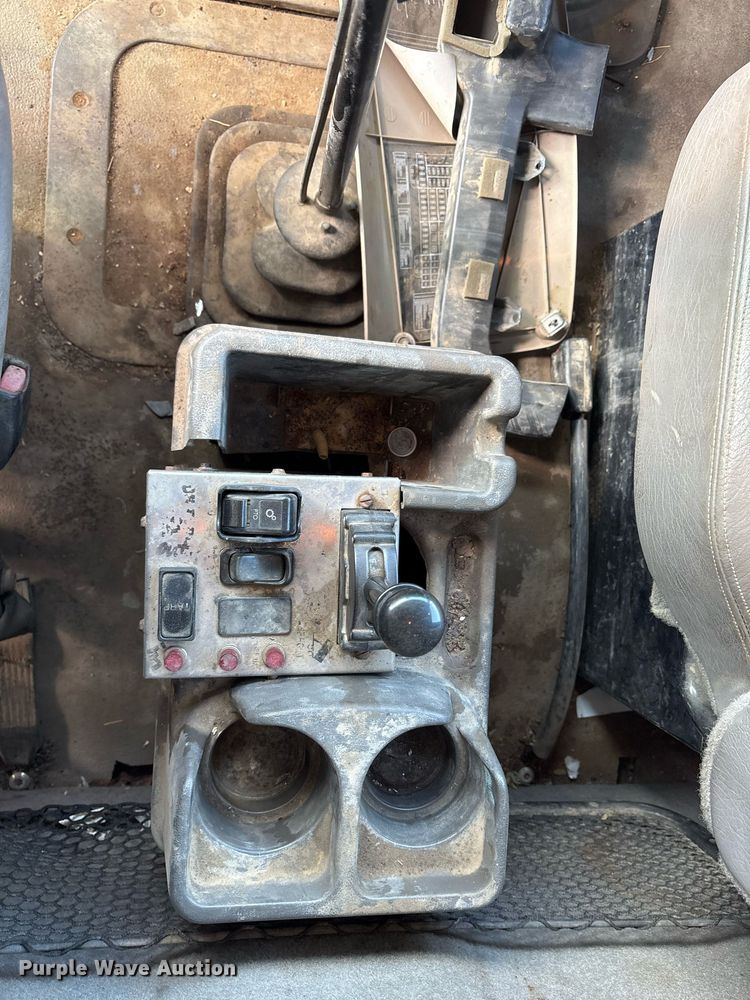 image for item EY9940 2007 Sterling L8500 dump truck