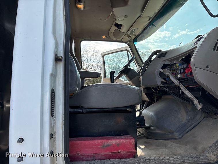 image for item EY9940 2007 Sterling L8500 dump truck