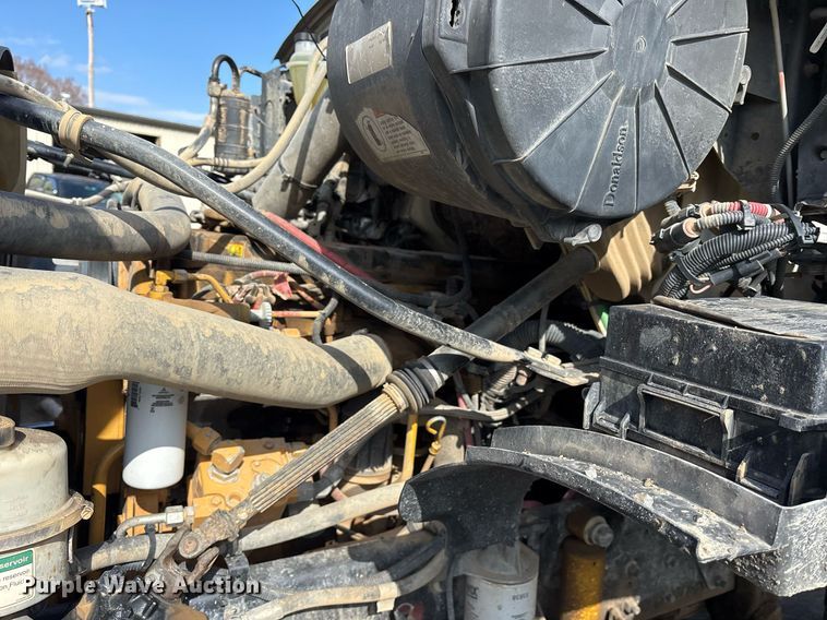 image for item EY9940 2007 Sterling L8500 dump truck