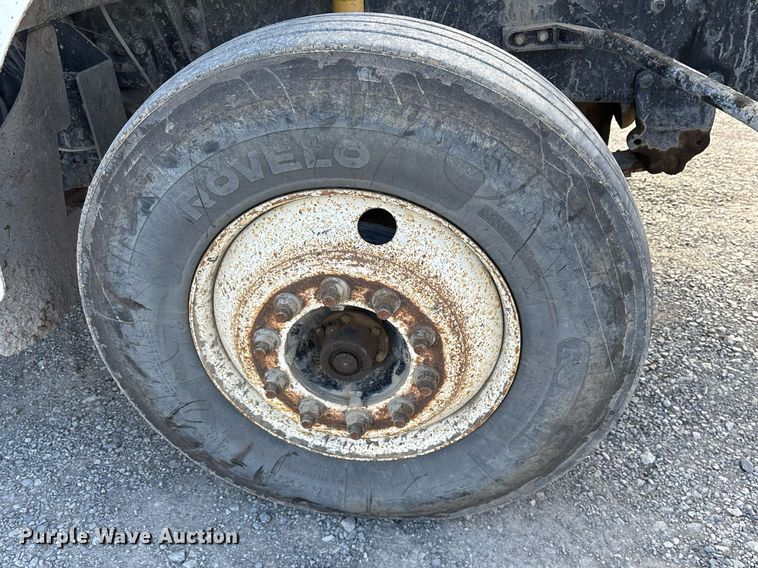 image for item EY9940 2007 Sterling L8500 dump truck