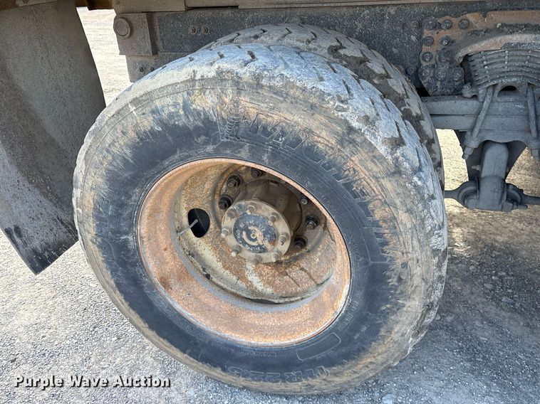 image for item EY9940 2007 Sterling L8500 dump truck