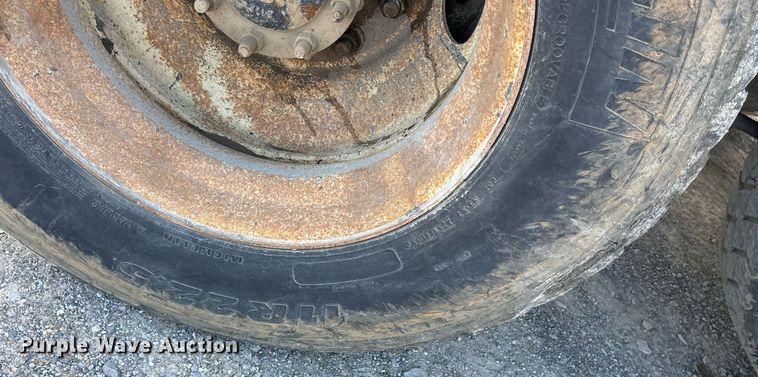 image for item EY9940 2007 Sterling L8500 dump truck