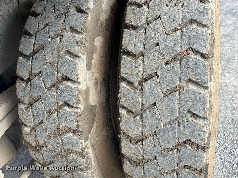 image for item EY9940 2007 Sterling L8500 dump truck