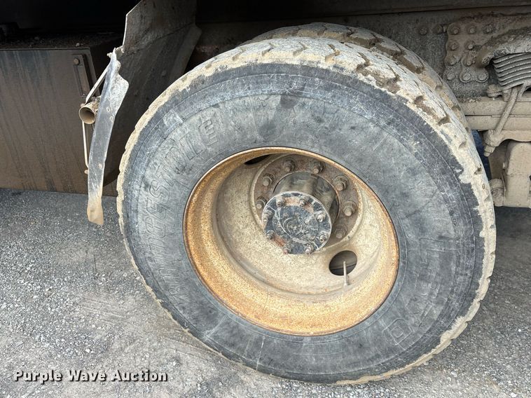 image for item EY9940 2007 Sterling L8500 dump truck